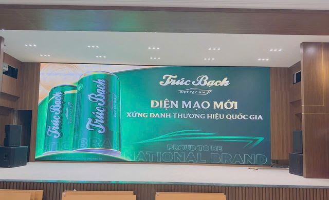 Màn hình LED cong P2 trong nhà 50m2 quảng bá bia Trúc Bạch Habeco tại Hà Nội do ATNEXUS thi công